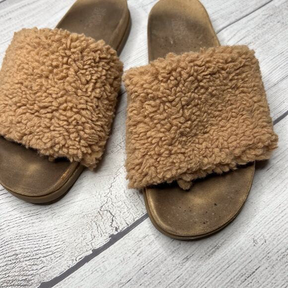 Stars Above Tan Teddy Slippers Cozy Slides Autumn House Shoes Size 7 - Picture 2 of 5